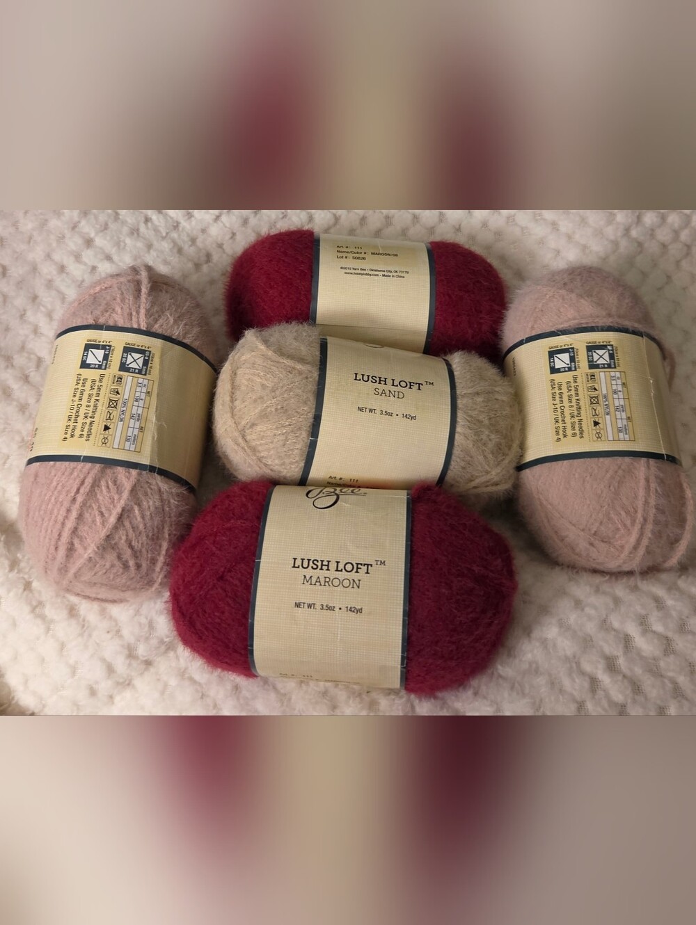 YARN BEE Lush Loft Yarn 5 Skeins MAROON (2) BLUSH (2) & SAND (1)